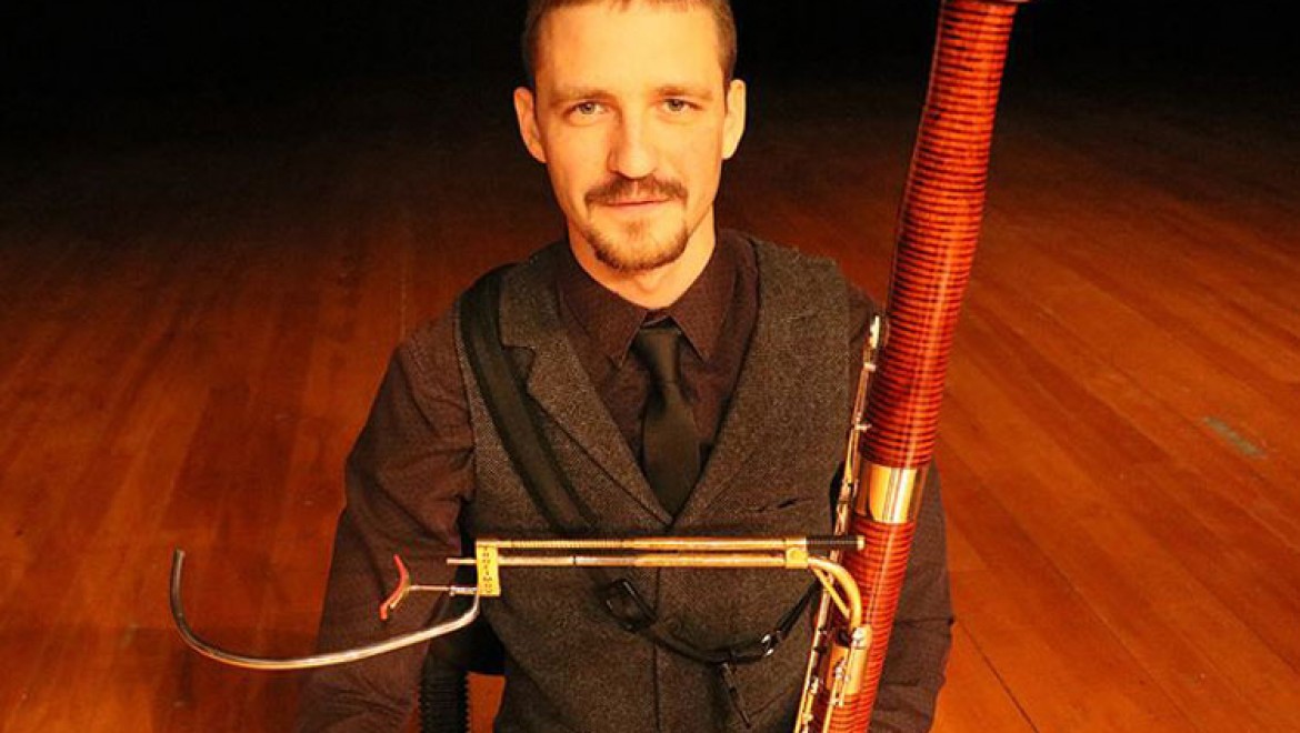 Ukraynalı müzisyen fagotla Türk müziği çalıyor
