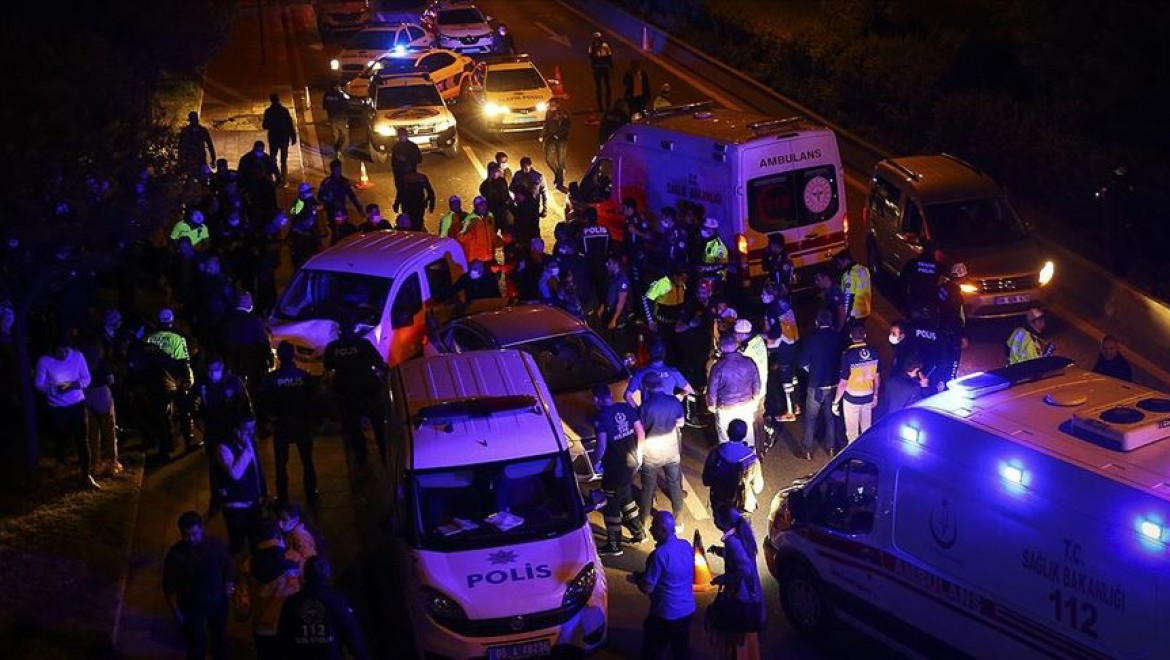 Ankara'da kontrol noktasında trafik kazası: 5'i polis 7 yaralı