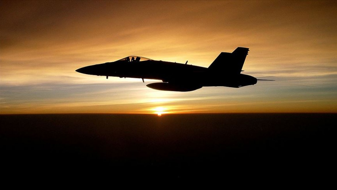 ABD'den Alaska açıklarında Rus savaş uçaklarına engelleme
