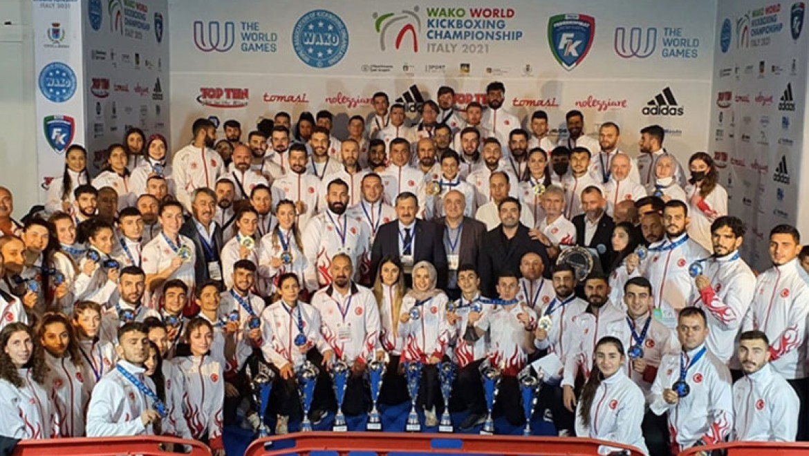 Türkiye'den Dünya Kick Boks Şampiyonası'nda 42 madalya