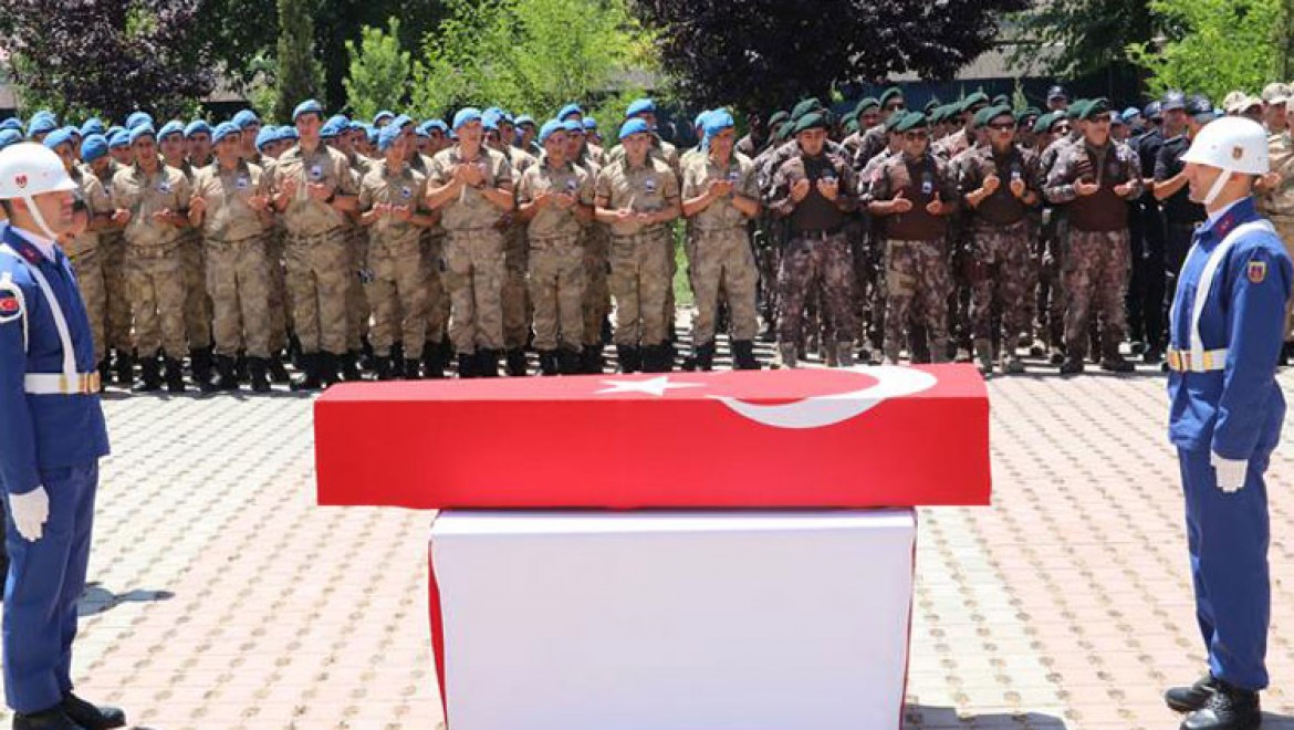 Siirt'te Şehit Asker İçin Tören