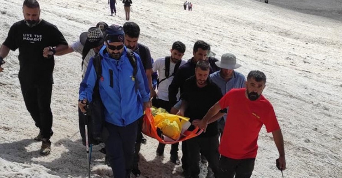 Hakkari'deki Cilo buzullarında kayıp 4 kişi bulundu, 2'si kurtarıldı, 2'sinin kurtarılması için çalışma sürüyor