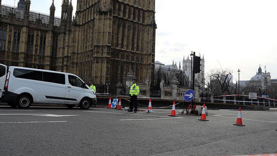 Londra'daki terör saldırısıyla ilgili 9 gözaltı