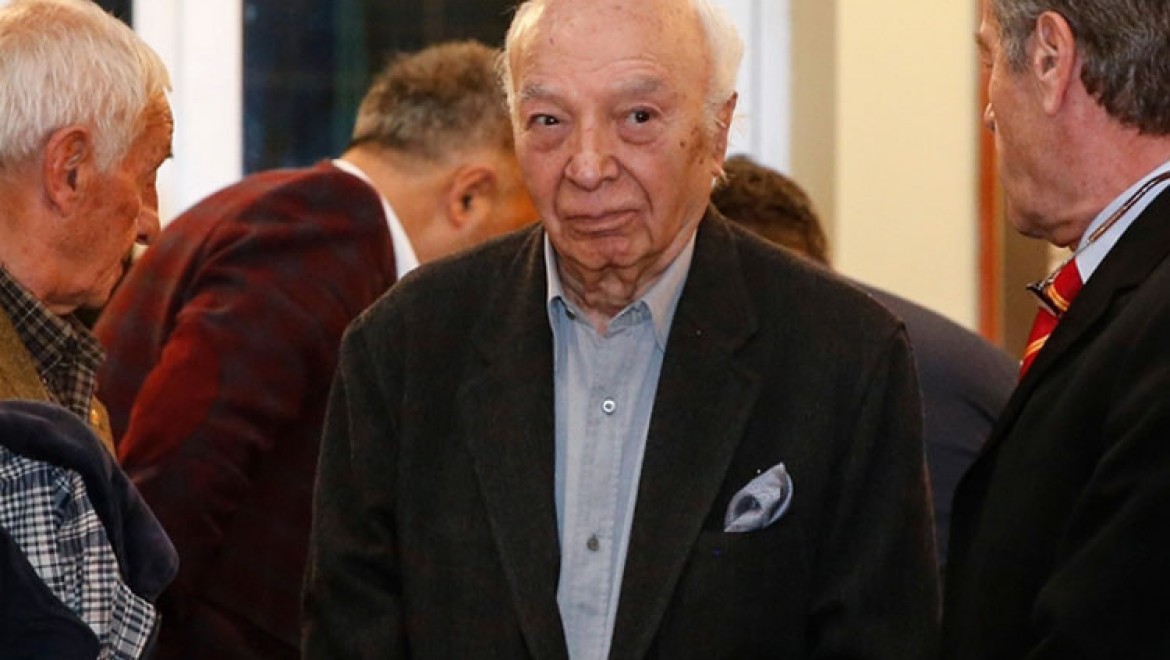 Galatasaray Kulübünün eski başkanı Selahattin Beyazıt vefat etti