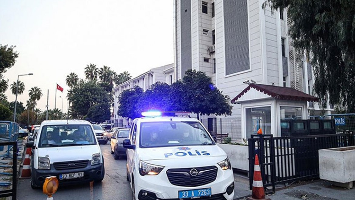 Mersin'de nitelikli dolandırıcılık iddiasıyla 32 şüpheli yakalandı