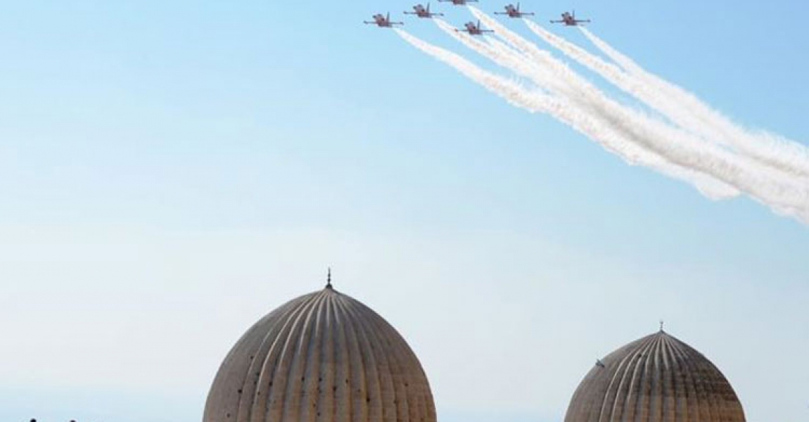 'Türk Yıldızları' Mardin semalarında gösteri uçuşu yaptı