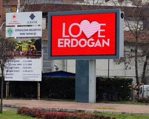 Zonguldak'ta LED ekranlara 'Love Erdoğan' görseli yansıtıldı