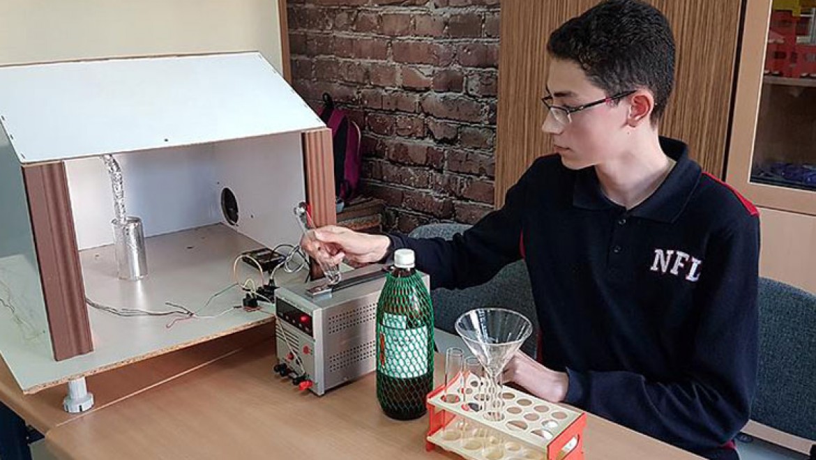 Lise öğrencisi zehirli gazı temizleyen cihaz geliştirdi
