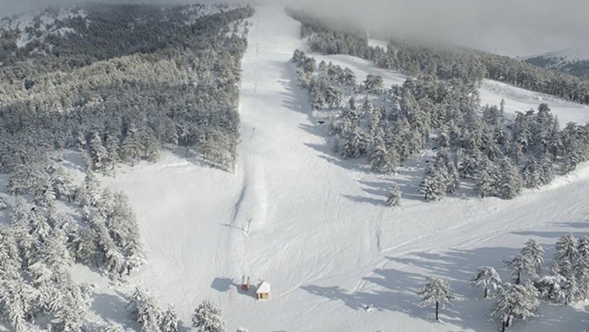 Murat Dağı Termal Kayak Merkezi artan kar kalınlığıyla sezona hazır hale geldi