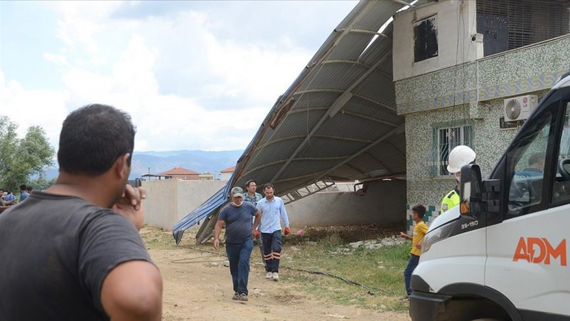 Aydın'da hortum 20 evde hasara yol açtı