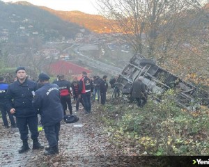 Zonguldak'ta şarampole devrilen servis aracındaki 1 öğrenci öldü, 18 kişi yaralandı