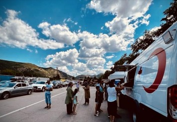 Türk Kızılay Bulgaristan-Sırbistan sınırında gurbetçilere destek veriyor