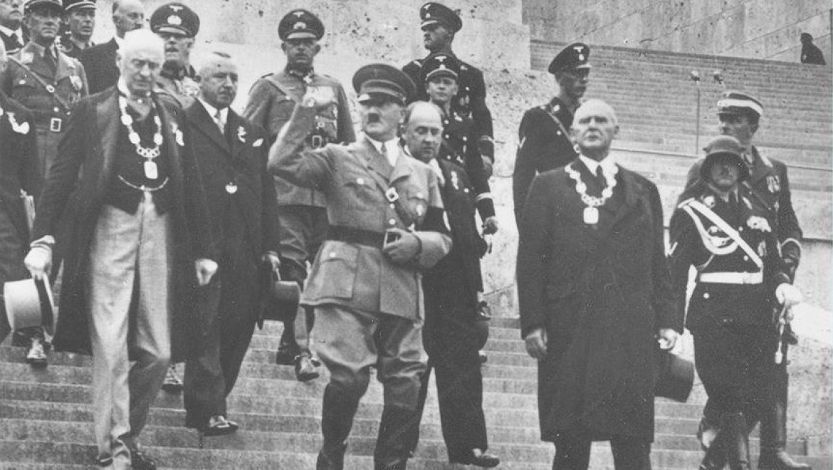Hitler'in Çatal Bıçak Takımı 12 Bin 500 Sterline Satıldı