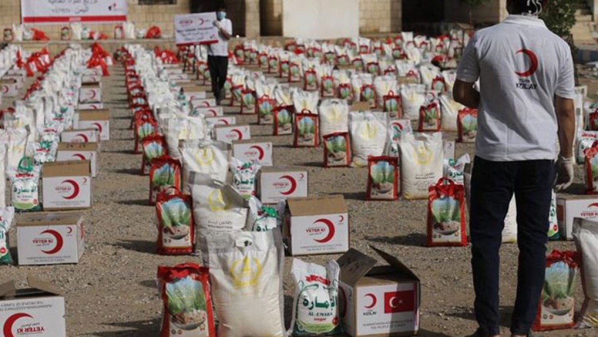 Türk Kızılay ramazan yardımlarıyla milyonlarca insana el uzattı