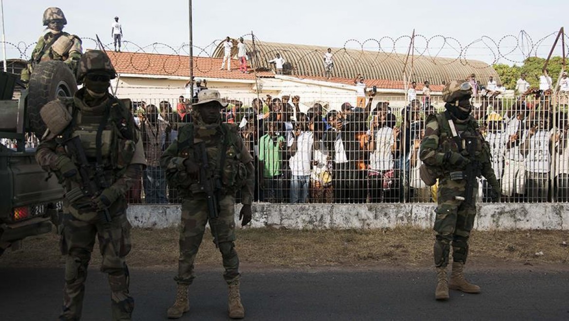 Gambiya'da 12 asker darbe teşebbüsüyle suçlandı