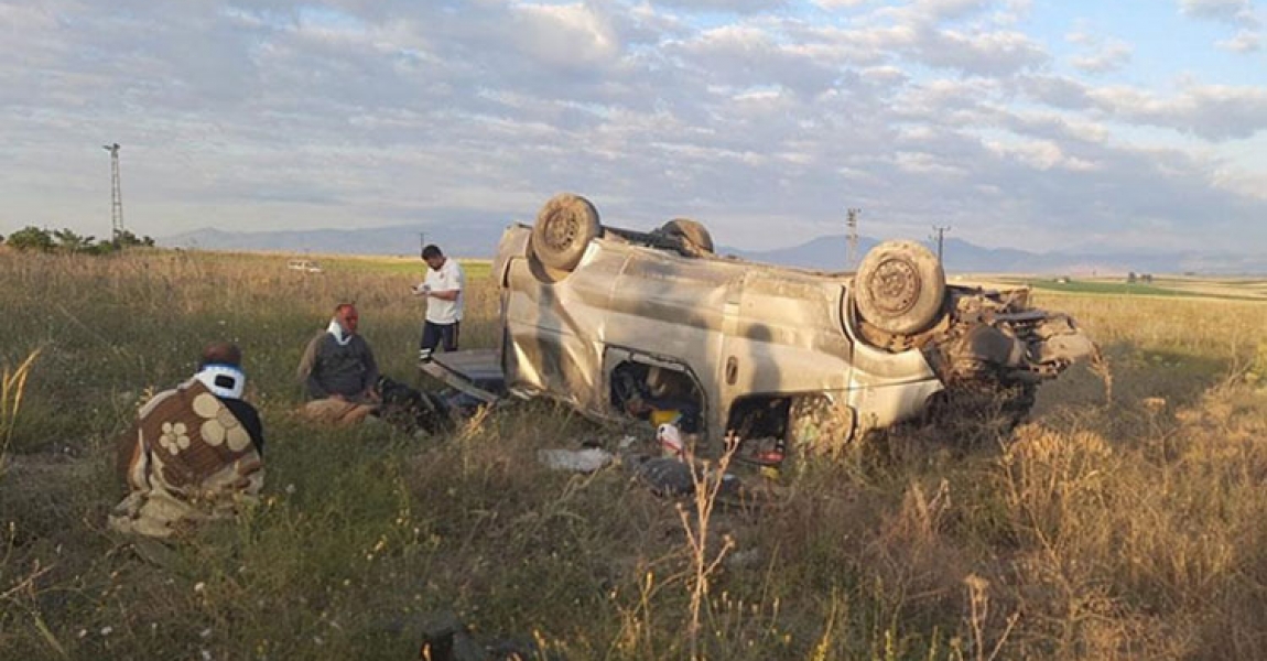 Nevşehir'de tarlaya devrilen araçtaki 1 kişi öldü, 4 kişi yaralandı