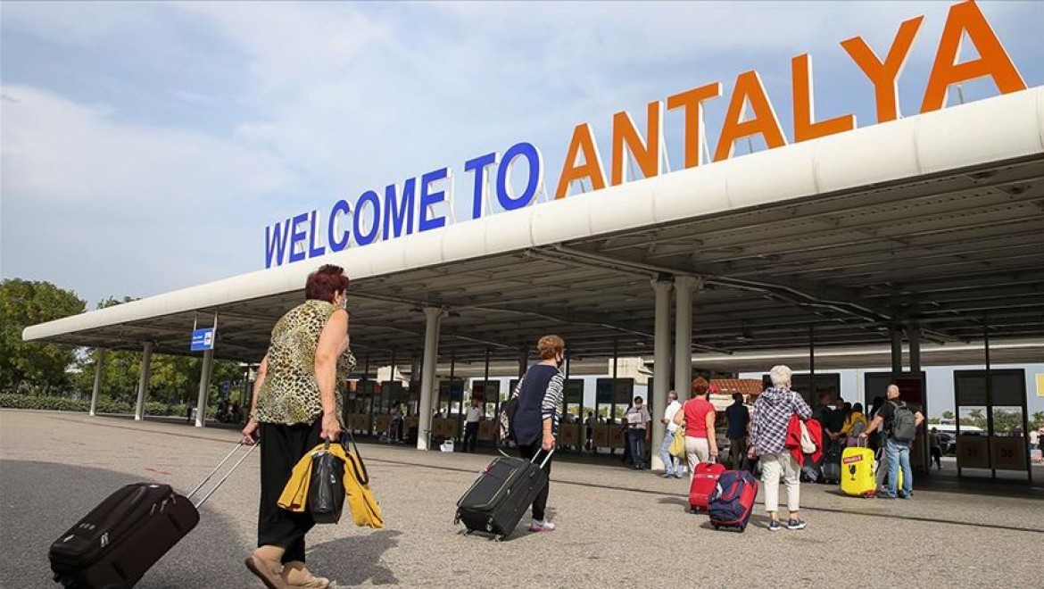 Antalya Havalimanı 179 rotadan 7 milyon yolcuyu ağırladı