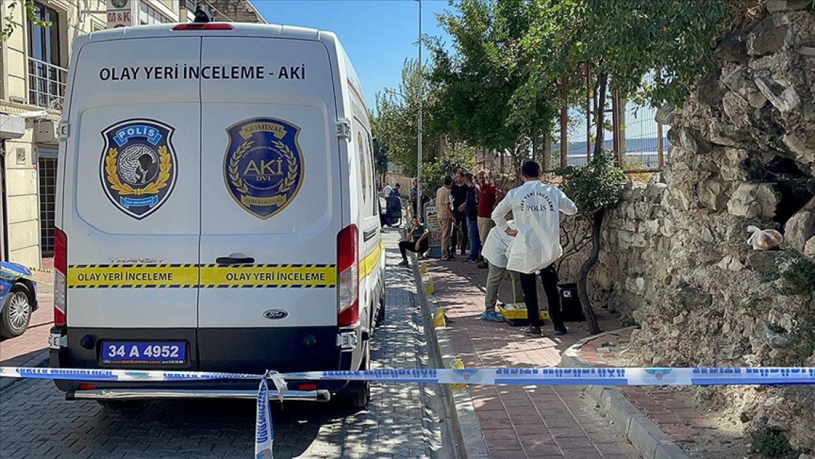İstanbul'da 3 kişinin ölümü 4 kişinin yaralanmasına ilişkin 5 zanlı tutuklandı
