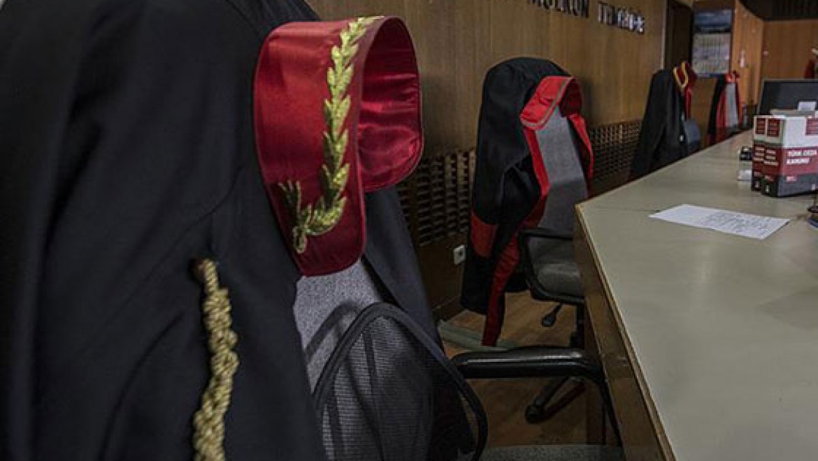 7'si Yargıtay tetkik hakimi 10 hakim ve savcıya gözaltı kararı