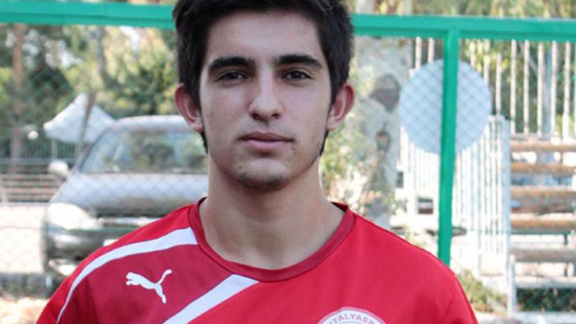 Antalyasporlu Sarıkaya hayatını kaybetti