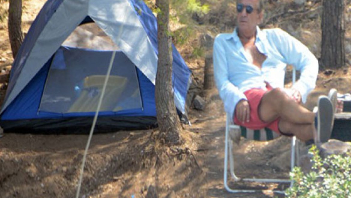 Erhan Yazıcıoğlu çadır tatilinde