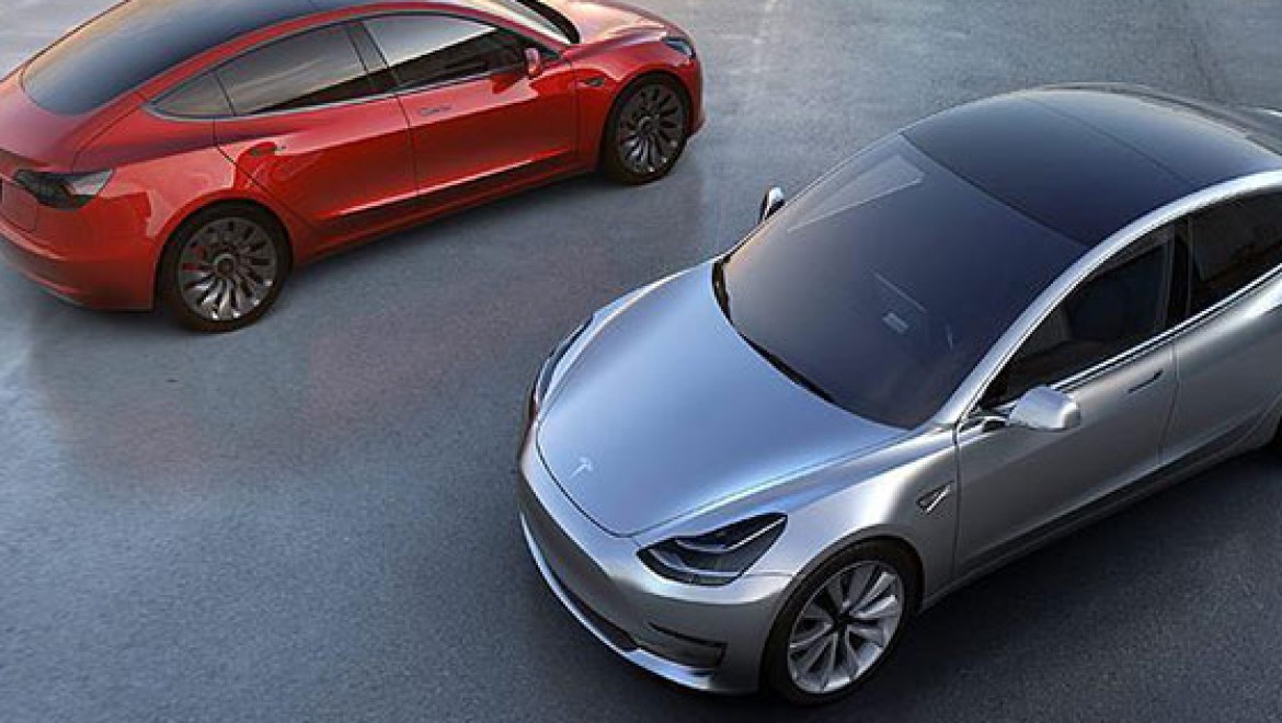Tesla yeni bataryasıyla Ferrari ve Porsche'a rakip oldu