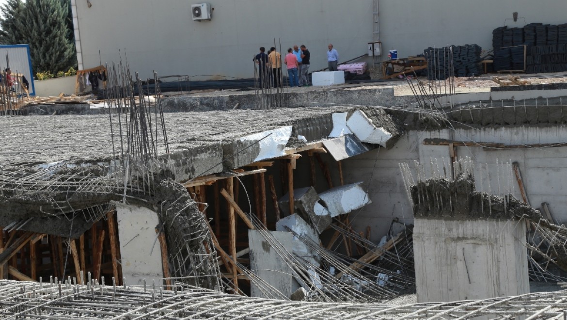 Ankara'da inşaatta çökme: 2 işçi yaralı