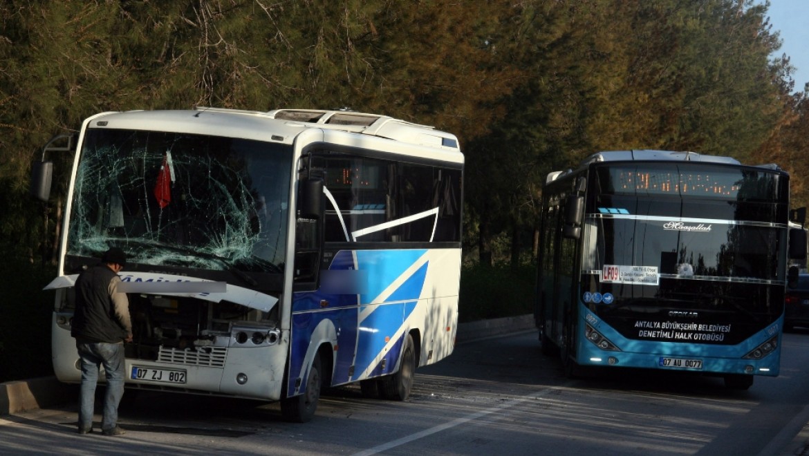 Antalya'da zincirleme kazası: 9 yaralı