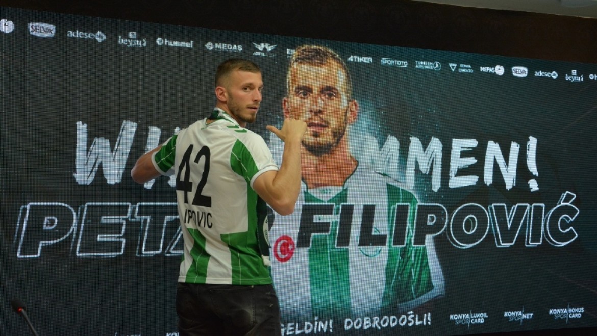 Atiker Konyaspor Hırvat stoperle sözleşme imzaladı