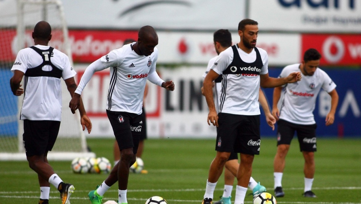 Beşiktaş'ta Kasımpaşa mesaisi sürüyor