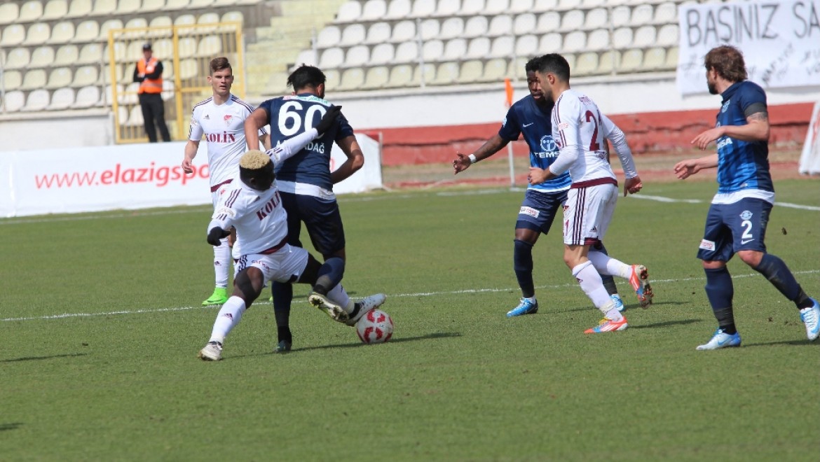 Elazığ'da 6 gollü maçın kazananı ev sahibi