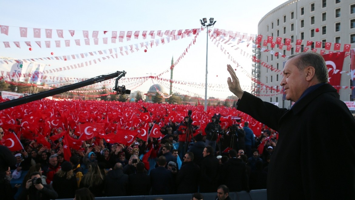 Erdoğan'ı 100 bin kişi dinledi