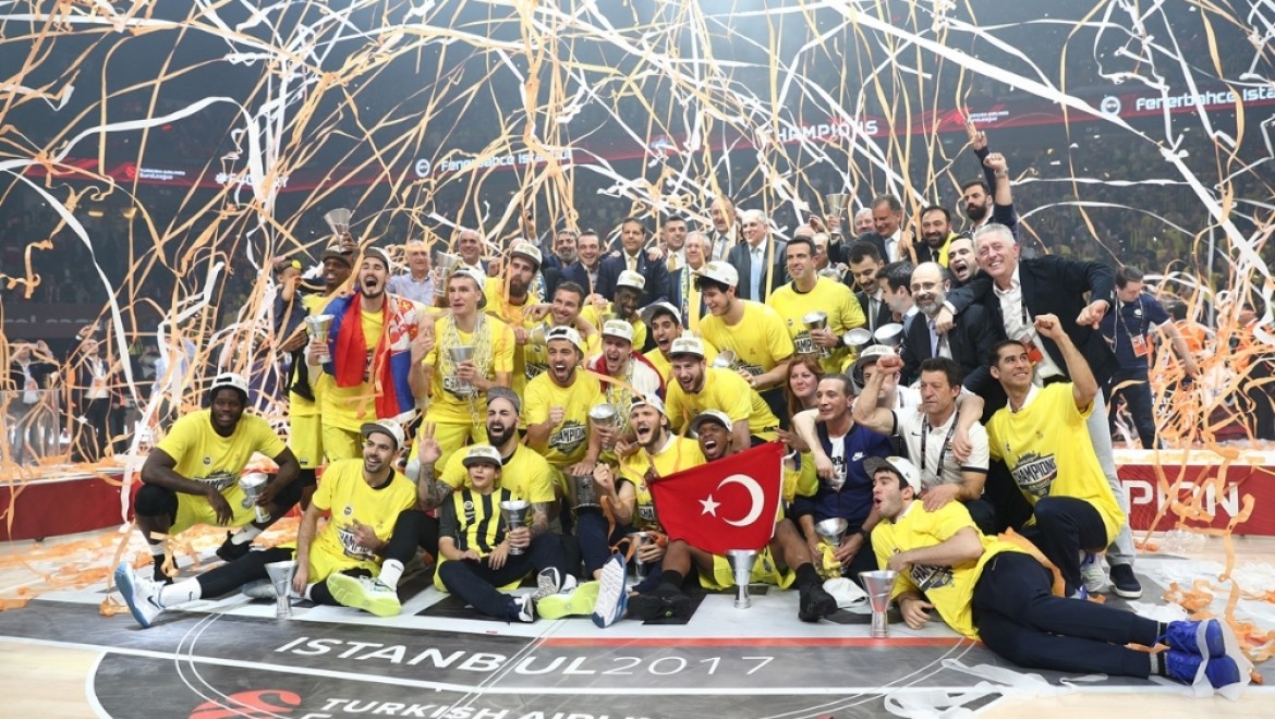 Fenerbahçe kafilesi yolda kaldı
