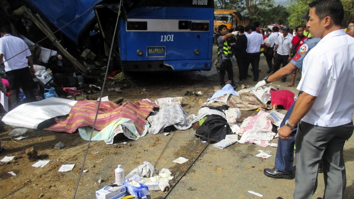 Filipinler'de korkunç kaza: 15 ölü