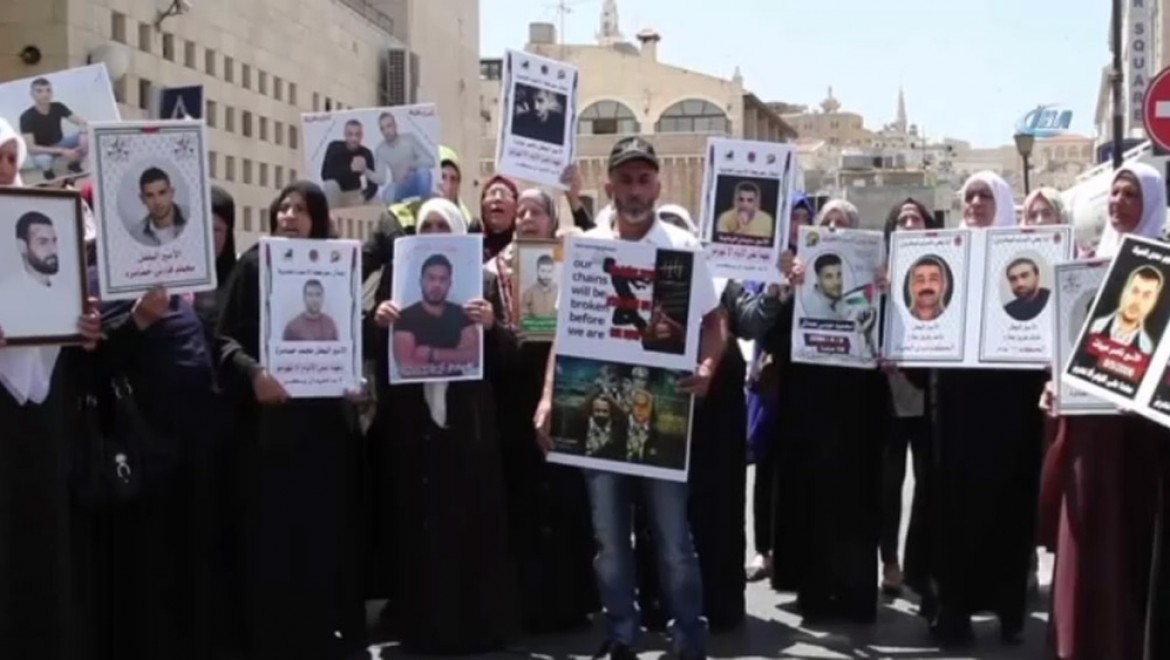 Filistinli anneler çocukları için eylem yaptı
