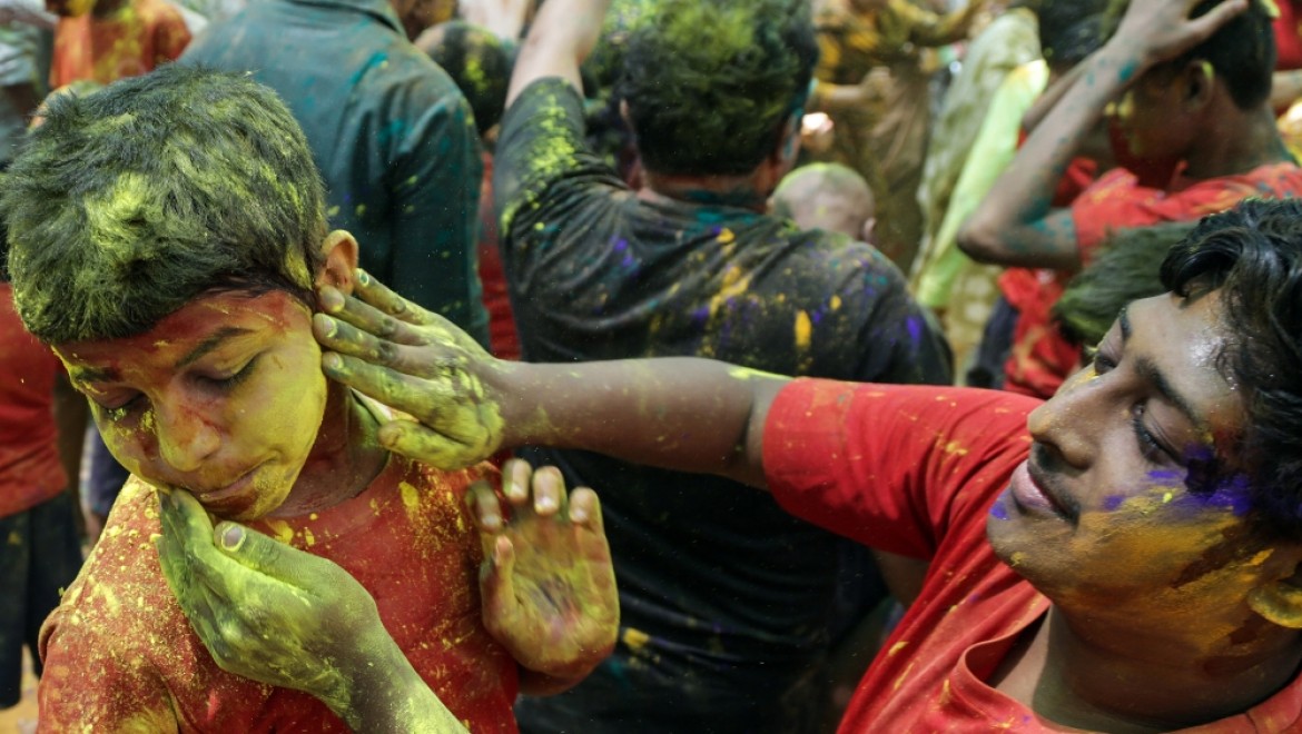 Holi Festivali renkli görüntülere sahne oldu