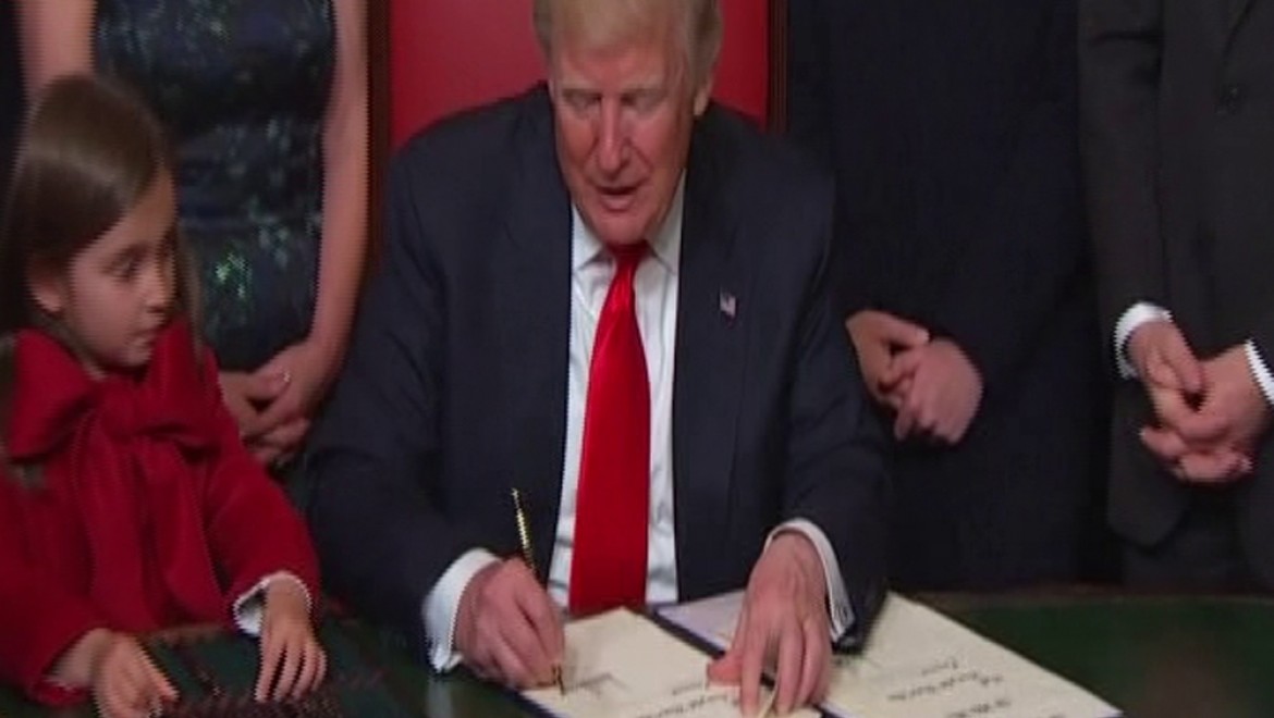 Trump İlk emirlerini imzaladı