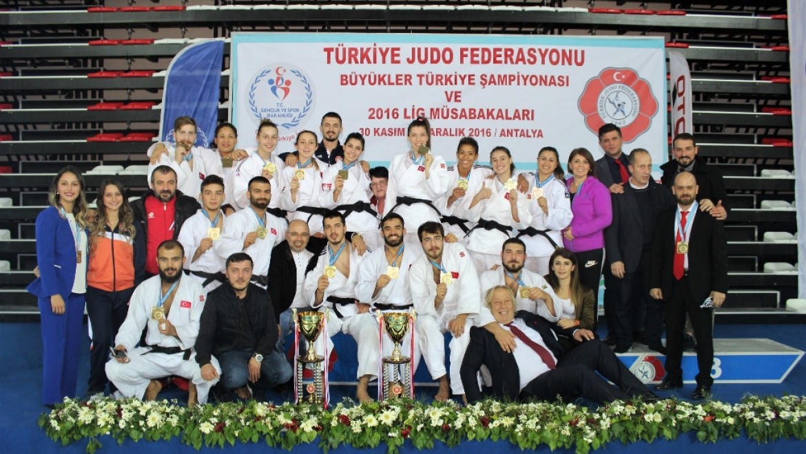 Kadınlar ve erkeklerde şampiyon İstanbul Büyükşehir