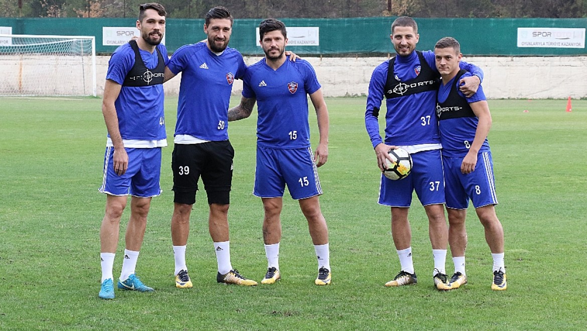 Karabükspor'da 5 futbolcu Rumen Milli Takımı'na davet edildi
