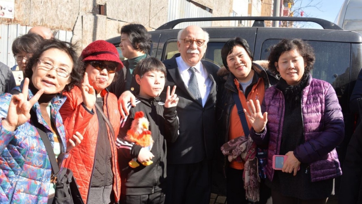 Koreli turistlerden Bakan Avcı'ya yoğun ilgi
