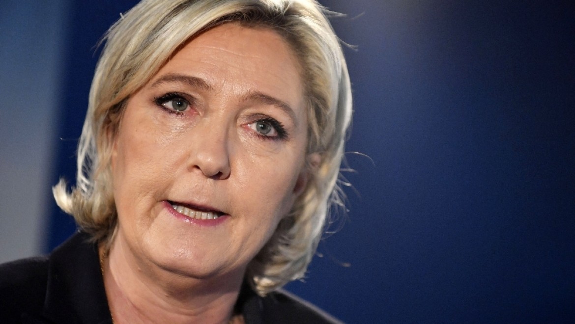 Le Pen Komünist Parti seçmenine yöneldi