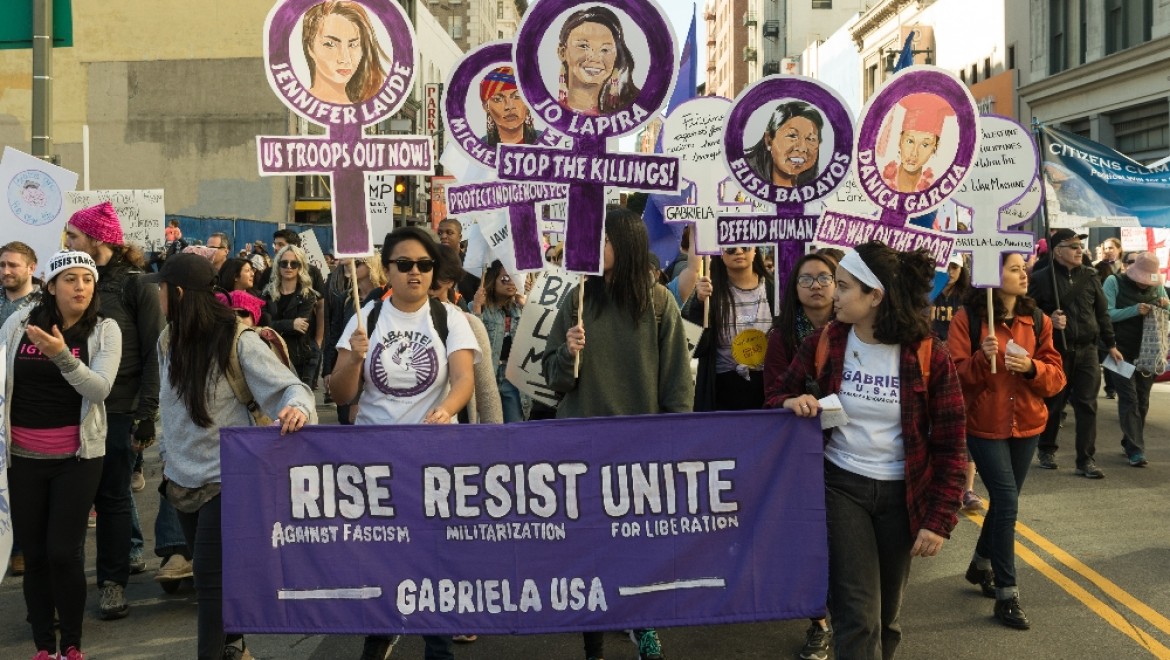 Los Angeles'ta kadınlar Donald Trump'ı protesto etti