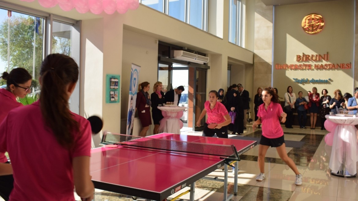 Masa Tenisi Bayan Milli Takımı meme kanserinde farkındalık için oynadı