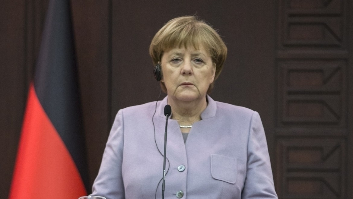 Merkel:"Esad,dönemi,sona,erdirilmeli"