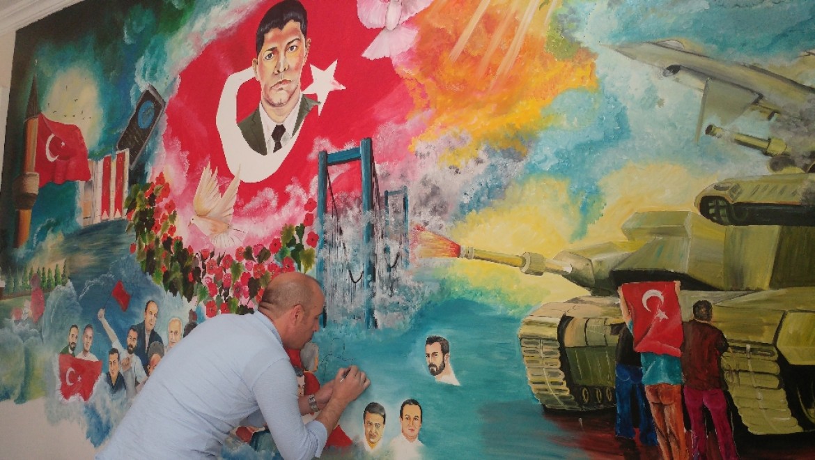 Ömer Halisdemir'in portresini okul duvarına resmetti