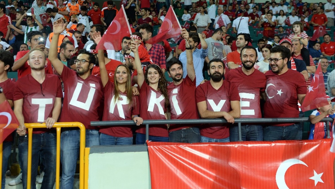 Romanya-Türkiye maçının biletleri satışa çıktı