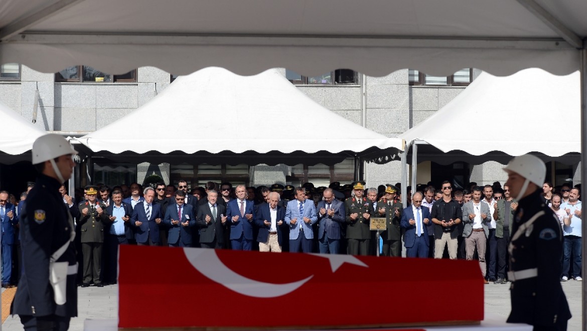 Şehit polis için İstanbul Emniyetinde tören