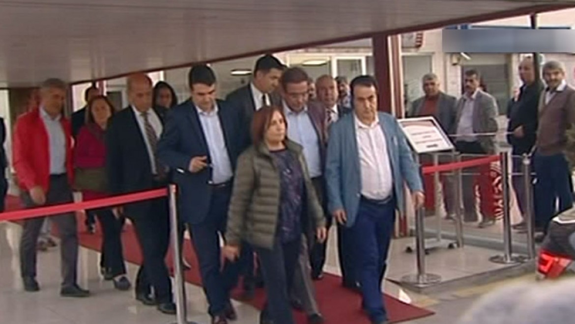Selvi Kılıçdaroğlu, Baykal'ı ziyaret etti