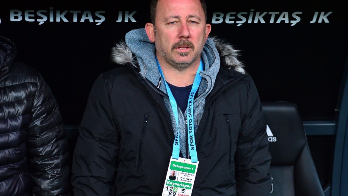Sergen Yalçın Beşiktaş taraftarına serzenişte bulundu