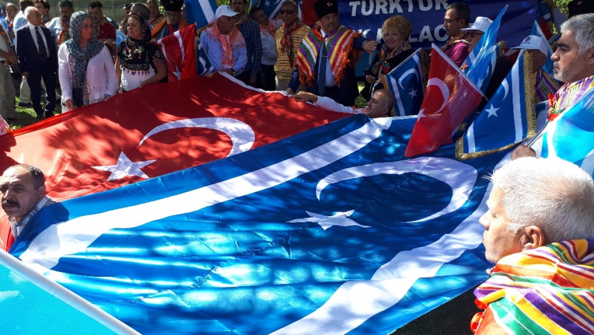 Türkmenlerden 'Kerkük Türk'tür Türk Kalacak' mitingi